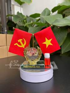 Bộ cờ để bàn làm việc taplo xe ô tô Ba Vị Lãnh Tụ