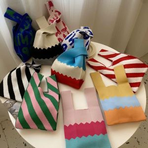 Large Capacity Knitted Handbag Modern Neutral Style Tote Bag for Work And Daily Use Autumn Winter Lunch Box Bag