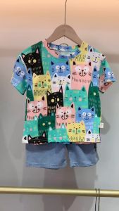 เสื้อยืดลูกแมวพิมพ์ ลายเต็ม สำหรับเด็กชุดสูทกางเกงขา สั้นเดนิม เสื้อผ้าหน้าร้อนสไตล์ เกาหลี