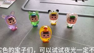 เรซิ่นเรืองแสง กระป๋องน้ำอัดลม ลายการ์ตูน ขนาด 30x32mm อุปกรณ์เสริมงานฝีมือ งาน DIY ใช้สำหรับ ตั้งโชว์ วางตกแต่ง เจาะรูทำพวงกุญแจ