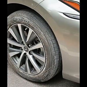Bestselling Car Tire Foam Cleaner 600ml/300ml + Towel Black Tire Wax Emulsion High-Gloss Spray Cleaner Tire Polisher Tire Blackening Gloss and Protection