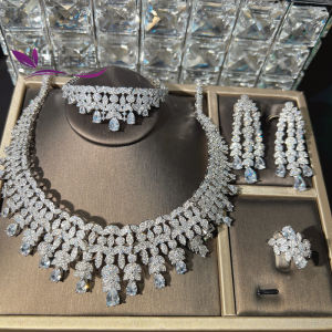 ชุดเครื่องประดับเจ้าสาวพร้อมสร้อยคอและต่างหูประดับเพชร CZ ชิ้นส่วน 4 ชิ้น เครื่องประดับระดับไฮเอนด์ที่หรูหรา