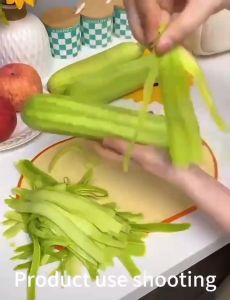 Alat Serbaguna Kupas Buah & Sayuran: Alat Peeler Pengupas Kulit Buah Sentengah Lingkaran