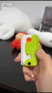 READY STOCK 2023 Gravity Carrot Knife 3D Printing / Plastik Cute Carrot Knife / Anti Gravity Carrot Knife toys
