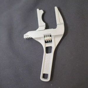 Kunci Inggris Universal Pas Pipa Adjustable Wrench 6 - 68 MM 8 Inch