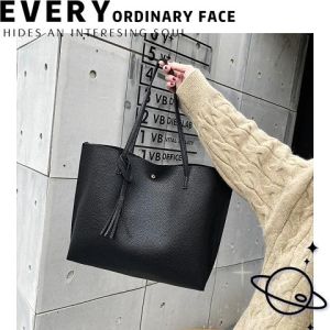 DMshoes งานปังงานดีแนะนำรุ่นนี้ กระเป๋าลำลองแฟชั่นสะพายไหล่คุณผู้หญิง งานดี สีสวย ใบใหญ่ ใส่ของได้เยอะ สาวๆสายแบกบอกเลยว่าห้ามพลาด งานสวยๆแบบนี้มีให้เลือกถึง 5 สี ใครเล็งสีไหนจิ้มตะกร้าได้เลย