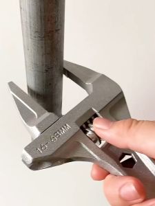 Kunci Inggris Universal Ajustable Wrench Spanner 6 - 68mm Kunci Pipa