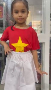 [DÀNH CHO TRẺ EM] Áo phông Việt Nam + Quần short - Váy xếp ly trắng cho bé FULL SIZE tập múa văn nghệ tựu trường