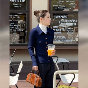 French Knitted Polo Shirt Women Early Autumn 2025 New Fashion Unique Minimalist Cool High-End Feeling Elegance Casual Style