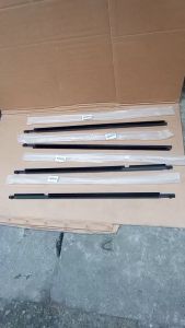 NẸP CHÂN KÍNH TOYOTA COROLA ALTIZ 2008-2013. MÀU MỘC ĐEN .CÓ CHỈ MẠ