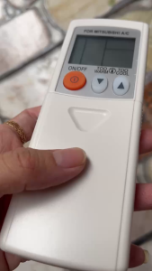 Remote máy lạnh điều hòa Mitsubishi mã 04 nắp trượt tặng kèm pin Sử dụng