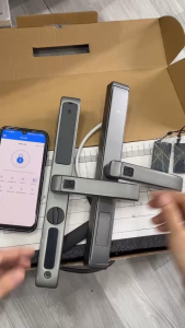 Khóa vân tay cửa nhôm xingfa bằng inox 5 kiểu mở khóa dùng app TTlock J02A
