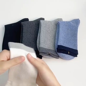 CEEKEY ถุงเท้า ถุงเท้าขนาดกลางสำหรับผู้ชาย ถุงเท้ากีฬาฤดูใบไม้ร่วงและฤดูหนาว ถุงเท้าผ้าฝ้ายสี ถุงเท้าระบายอากาศ ถุงเท้าฤดูใบไม้ผลิและฤดูใบไม้ร่วง