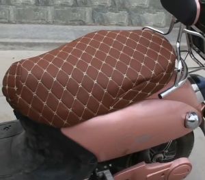 Da Xe Máy Tấm Bọc Ghế Xe Máy Bằng Da Bảo Vệ Chống Nắng Chống Nước Phong Cách Cổ Điển Phù Hợp Với Tất Cả Xe Máy Có 2 Màu Lựa Chọn Size M/L/XL/XXL