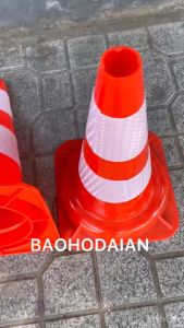 Cọc tiêu giao thông phản quang dẻo 50cm TT-PVC003R