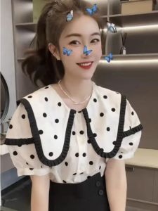 เสื้อเชิ้ตผ้าชีฟองแขนสั้นลายจุดคอตุ๊กตาสไตล์ฝรั่งเศสสำหรับผู้หญิงในฤดูร้อน เสื้อเชิ้ตคอกลมแขนสั้นสไตล์เกาหลี