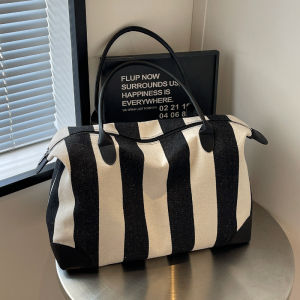 Large Capacity Short Trip Travel Bag Womens Fashionable Storage Commuting Sports Fitness Handbag Durable Canvas Shoulder Bag