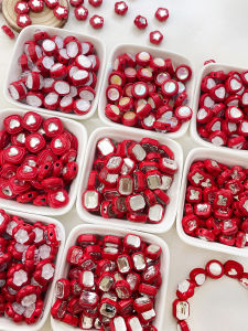 ลูกปัดโลหะผสมสองด้านสีแดงสำหรับสร้อยข้อมือ DIY สร้อยคอ ลูกปัดโทรศัพท์มือถือ อุปกรณ์ทำเครื่องประดับ เครื่องประดับแฟชั่น