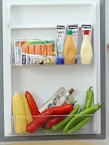 Bigmall กล่องเก็บของประตูด้านในตู้เย็น กล่องที่จัดเก็บในตู้เย็น หรับประตูด้านข้าง กล่องพลาสติกกึ่งใสเก็บผักและผลไม้ แพ็ค 2 ชิ้น No.Y1790