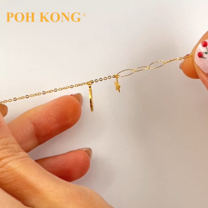 POH KONG 750/18K Yellow Gold Textured Circle and Star Bracelet