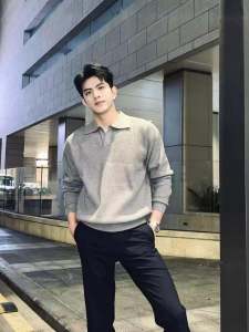 เสื้อโปโลถักคอวีสไตล์อังกฤษสำหรับผู้ชาย เสื้อสเวตเตอร์ทรงเข้ารูป เสื้อสเวตเตอร์ถักคอวีสไตล์ยุโรป สไตล์เยาวชน