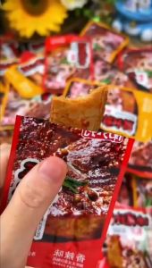 【南北特】手撕素牛排 豆干制品 香辣味 烧烤味 麻辣宵夜小零食 Shredded Vegetarian Steak 12g