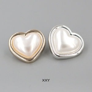 กระดุมหัวใจลูกปัดพลาสติกสำหรับเสื้อถัก เสื้อคลุมคาร์ดิแกน เสื้อผ้าผู้หญิง แฟชั่นอเนกประสงค์ แหล่งกำเนิดจีนแผ่นดินใหญ่