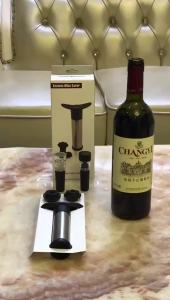 Vacuum Wine Saver Set Pump Preserver with Vacuum Wine Rubber Black Bottle Stoppers for White / Beer Wine Sealing Keep Wine Fresh