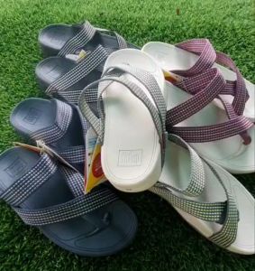FitFlop รองเท้า สวยทุกวัย 5 สี มีขนาด 36-44 หน้า พื้นนุ่ม สายสลิง ใส่ทนทาน ไม่แดง รับรองสินค้าตรงปก