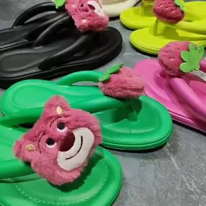 Gấu dâu Dép xỏ ngón dễ thương nữ mùa hè mẫu mới 2023