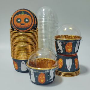 ถ้วยเค้กสไตล์ฮาโลวีน ถ้วยคัพเค้กแบบใช้แล้วทิ้ง 50 ชิ้นพร้อมฝาปิด ถ้วยมัฟฟินแบบใช้แล้วทิ้งพร้อมฝาปิด ถ้วยอบ