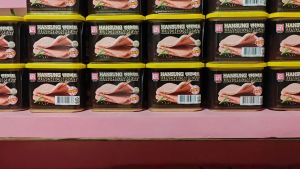 Buy 1 Take 1 HANSUNG Spam Luncheon Meat - Korean Pork Flavor 340g ( 2028 Expiry)