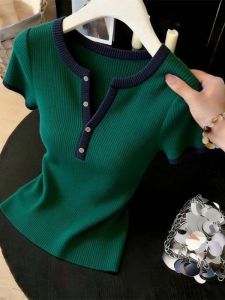 Áo Thun Tay Ngắn Màu Khối Cổ Kéo