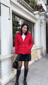 [Voucher 15% MOV 199K cap 100K Áo phao nữ dáng ngắn HeraDG trần bông 3 lớp thiết kế rút eo mũ lông chất liệu xanh Recycle WJKBD4018
