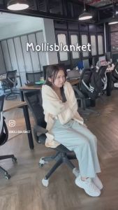 Mollisblanket ผ้าห่มมีแขน 110x160cm สีครีม Premium Ivory