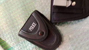 ซองกุญแจมือแบบร้อยเข็มขัด+เหน็บตะขอ สีดำ / สีเขียว