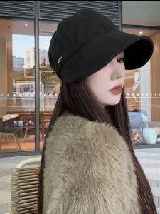 หมวกบีนนี่กํามะหยี่ผู้หญิงสไตล์ย้อนยุคอินแฟชั่นหมวกลําลองอเนกประสงค์สําหรับฤดูใบไม้ร่วง/ฤดูหนาวเหมาะสําหรับการเดินทางและเยาวชน