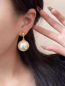 Exaggerated Pearl Earrings Fashionable Retro Hong Kong Style Versatile Elegant Ladys Fashion High-End Feelings Stylish Stud Earrings for Women