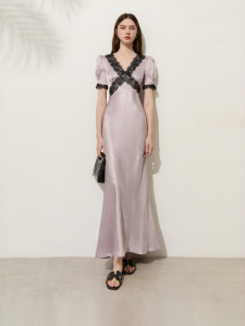 D-PLAY | Purple Contrast Bubble Sleeve Dress