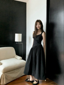 NIHAOKANONG | Đầm Halter Cổ Vuông Dây Kéo Dài A-Line Màu Đen