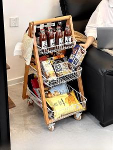 ตู้เก็บเครื่องดื่มขนาดเล็กสำหรับบ้าน ชั้นวางขวดไวน์ ชั้นวางเครื่องดื่ม ชั้นวางเครื่องดื่มแบบพกพา โต๊ะบาร์ ชั้นวางเครื่องดื่มสำหรับเครื่องดื่มแอลกอฮอล์ขนาดเล็ก