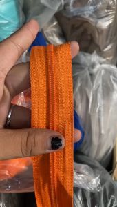 Daun Resleting / Zipper No. 5 Merk Amco Nylon / Gigi Halus