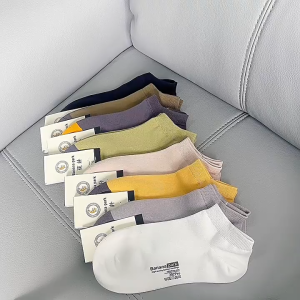 CEEKEY ถุงเท้าผู้ชายถุงเท้าฤดูร้อนถุงเท้าผ้าฝ้ายถุงเท้าดูดซับเหงื่อถุงเท้าระบายอากาศเรือสะกดสีถุงเท้าสั้นด้านบนต่ำฤดูใบไม้ผลิฤดูร้อนถุงเท้าปากอ่อน