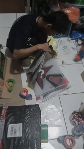 Layangan Aduan Sukhoi Layang-Layang Mainan Tradisional Motif Random Arku Sedang Cocok Main Tarik Ulur