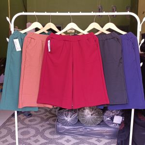 CELANA PENDEK SANTAI WANITA JUMBO / CELANA PENDEK JUMBO WANITA
