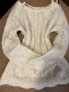 Karrar betsey | Áo Sweater Knit Trắng Dễ Thương Dáng Suông