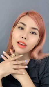 รองพื้นกันน้ำ กิฟฟารีน ครีมรองพื้น ชนิดแท่ง คริสตัลลีน หรือที่เรียก รองพื้นแท่ง รองพื้นปกปิด เรียบเนียน มอบการปกปิดระดับสูงสุด