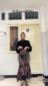 Couple Kemeja Batik Pria Kelapa Gold Dan Rok Duyung Plisket S - Jumbo Couple Kebaya Couple Viral