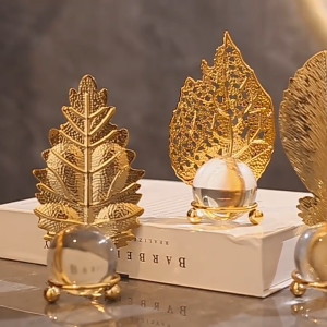 Nordic Modern Creative Metal Gold Leaf Decor Crystal Ball Handicraft Decoration For Home Gift Decorative Accessory