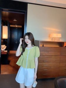 New Lace Round Neck Bubble Sleeve Shirt for Womens Summer Sweet Casual Top